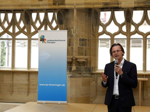 Prof. Dr. Bernhard Pörksen spricht auf dem Mediensymposium des LPR